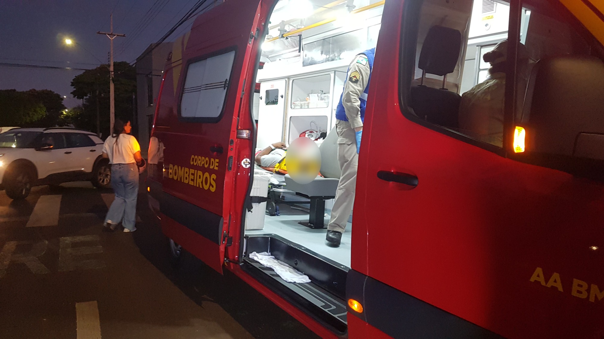 Acidente entre carro e moto no Bairro Maria Luiza deixa homem ferido Acidente entre carro e moto no Bairro Maria Luiza deixa homem ferido