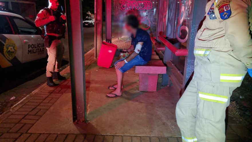 Esfaqueado deixa UPA e é encontrado em ponto de ônibus no Interlagos