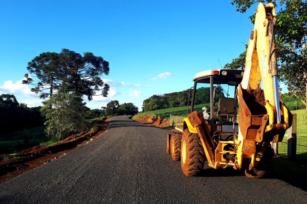 Cascavel anuncia licitação de quase R$ 3 milhões para pavimentar estrada rural em São Salvador