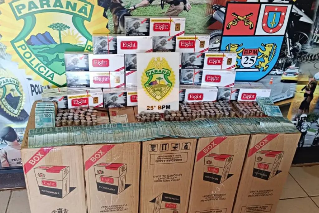PM flagra homem entregando cigarros em bar de Umuarama, apreende produto e R$ 19 mil