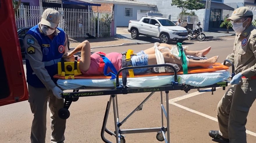 Mulher é socorrida pelo Siate na Avenida Interlagos