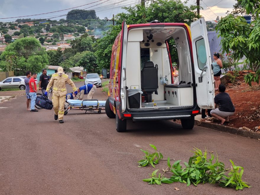 Ao atropelar cachorro, motociclista sofre queda e fica ferido no Bairro Morumbi