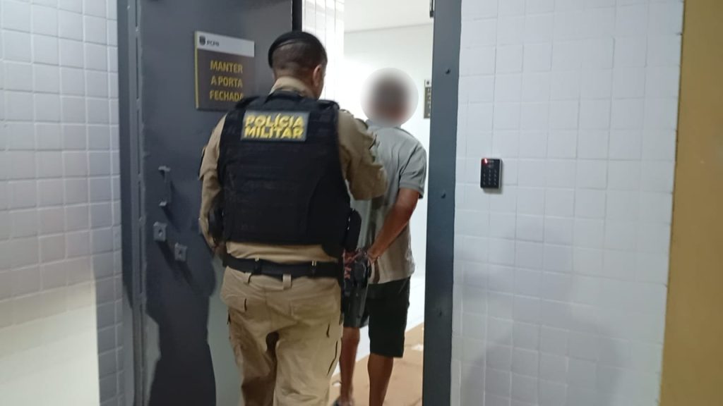Vítima denuncia agressão e homem é preso pela PM no Bairro Alto Alegre