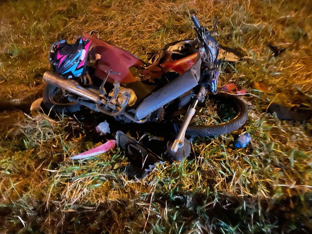 Mulher tem pé arrancado em grave acidente entre carro e moto em Francisco Beltrão