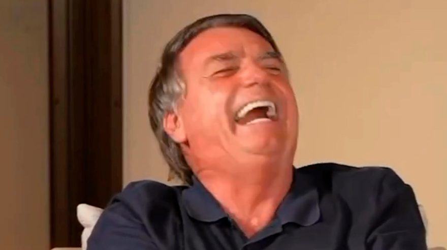 Imbrochável: Bolsonaro revela uso de chip hormonal para aumentar desempenho sexual