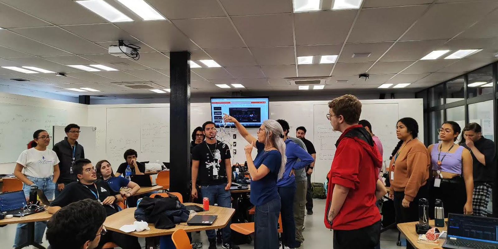 Brasileiros adultos com ensino superior completo chegam a 18,4% Brasileiros adultos com ensino superior completo chegam a 18,4%