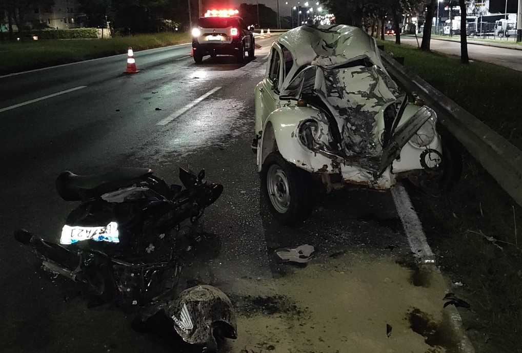 Condutor de fusca que causou acidente na contramão da Linha Verde morre no hospital