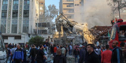 Israel bombardeia Síria e pede a israelenses que deixem o país Imagem referente a Israel bombardeia Síria e pede a israelenses que deixem o país