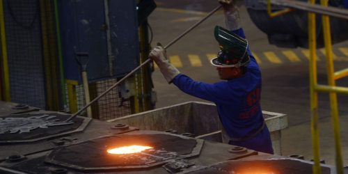Faturamento do setor de máquinas e equipamentos cresce 19% em janeiro Imagem referente a Faturamento do setor de máquinas e equipamentos cresce 19% em janeiro
