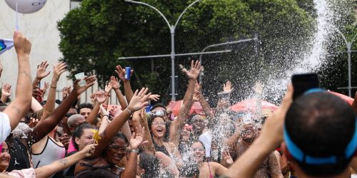 Celular no carnaval: saiba como proteger dados em caso de furto Imagem referente a Celular no carnaval: saiba como proteger dados em caso de furto