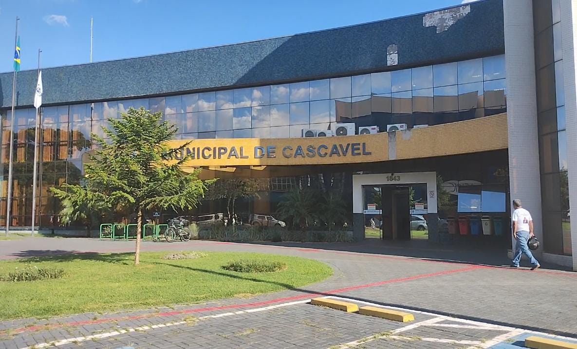 Câmara de Cascavel cancela contrato de pintura após empresa não executar serviço