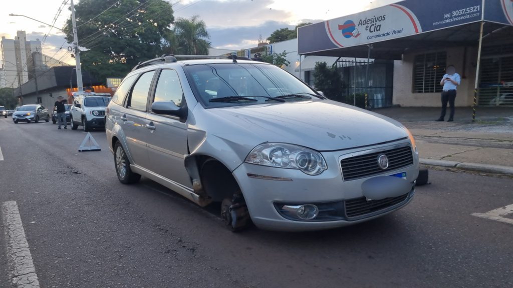 Roda de Palio cai na Rua Erechim e trânsito fica interditado em uma faixa