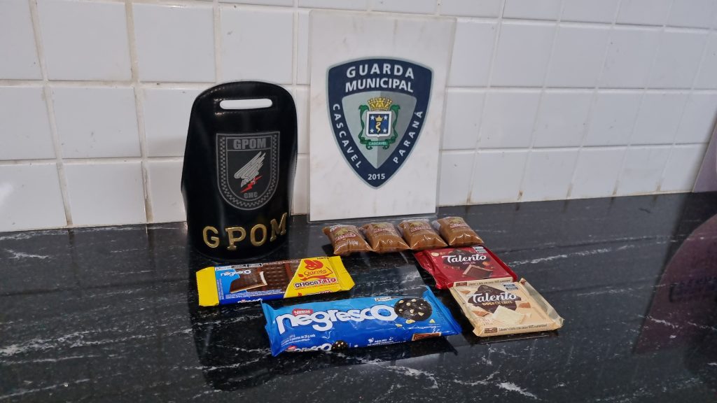 Se foi a sobremesa… Trio é abordado ao tentar furtar chocolates, bolachas e doce de leite