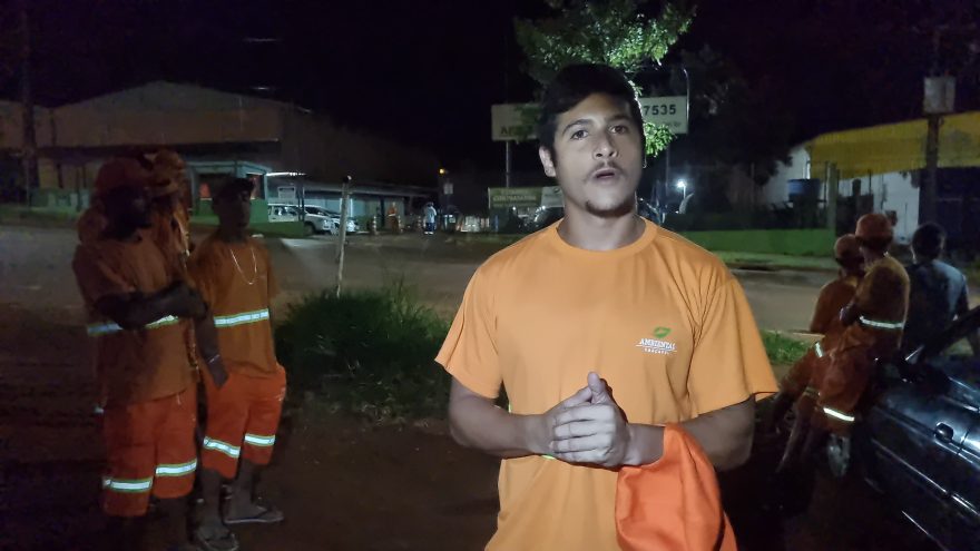 Coletores reivindicam por melhores condições de trabalho e ameaçam greve