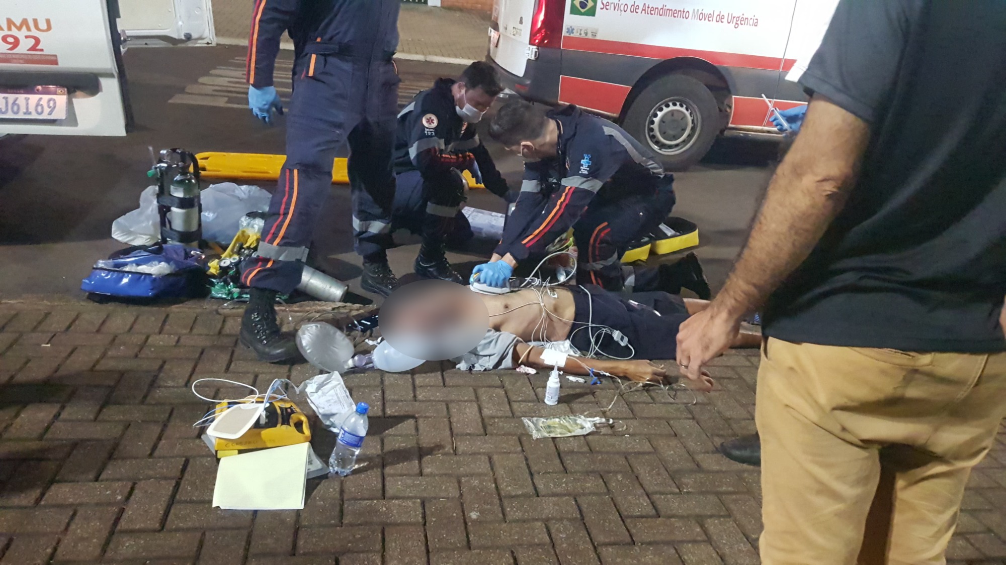 Após mais de uma hora de reanimação, homem não resiste e morre no Universitário