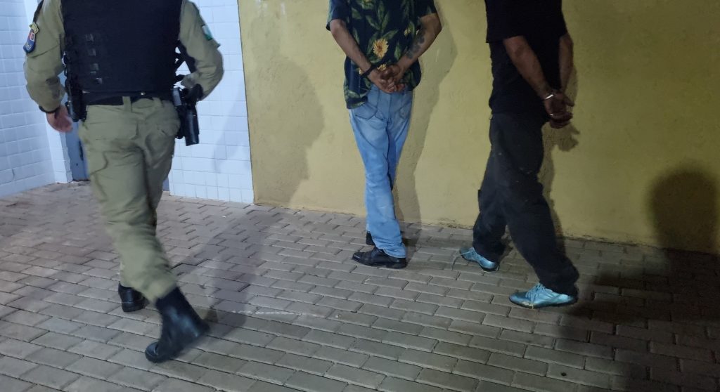 Dupla é detida pela PM suspeita de furto de cabos no bairro Alto Alegre