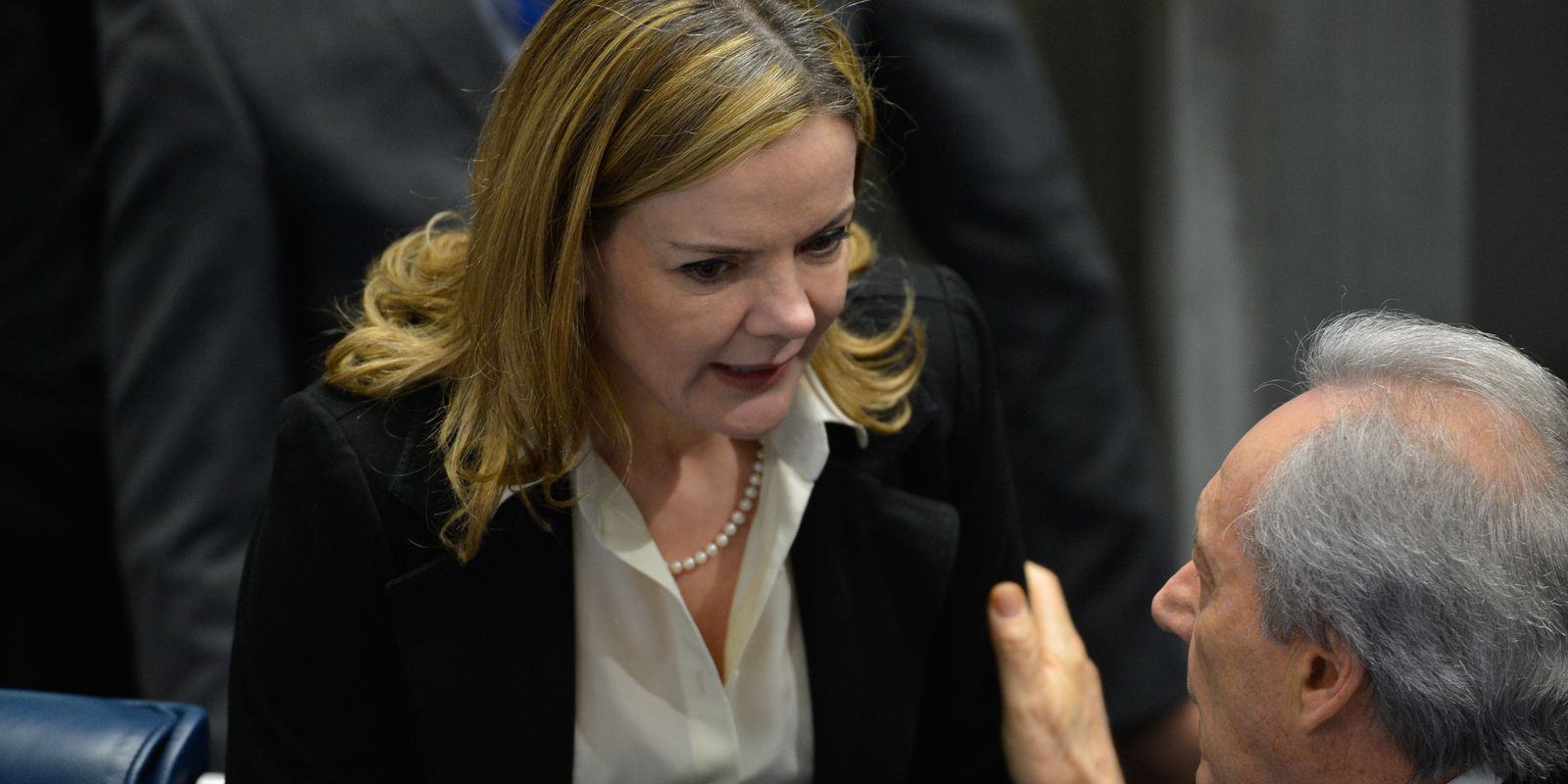 Lula nomeia Gleisi Hoffmann para comandar articulação política
