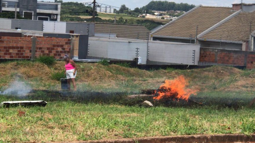 Incêndio mobiliza Corpo de Bombeiros no Florais do Paraná