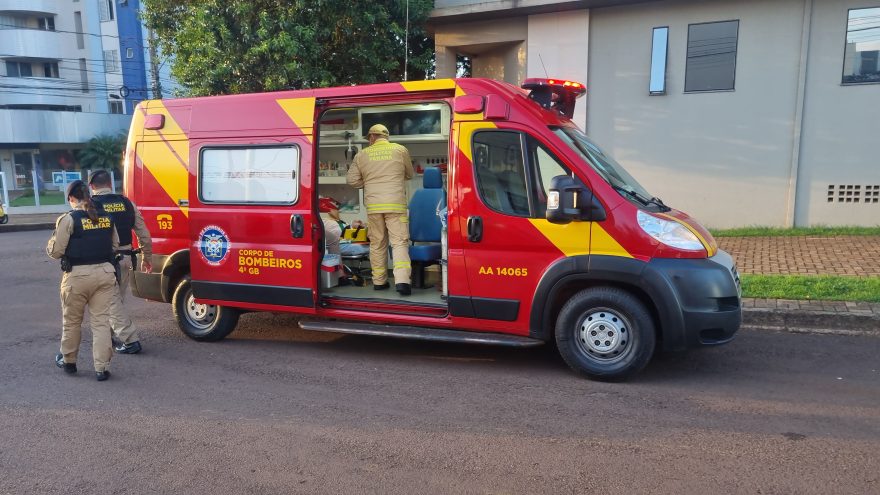 Motociclista fica ferido em acidente de trânsito na Rua JK
