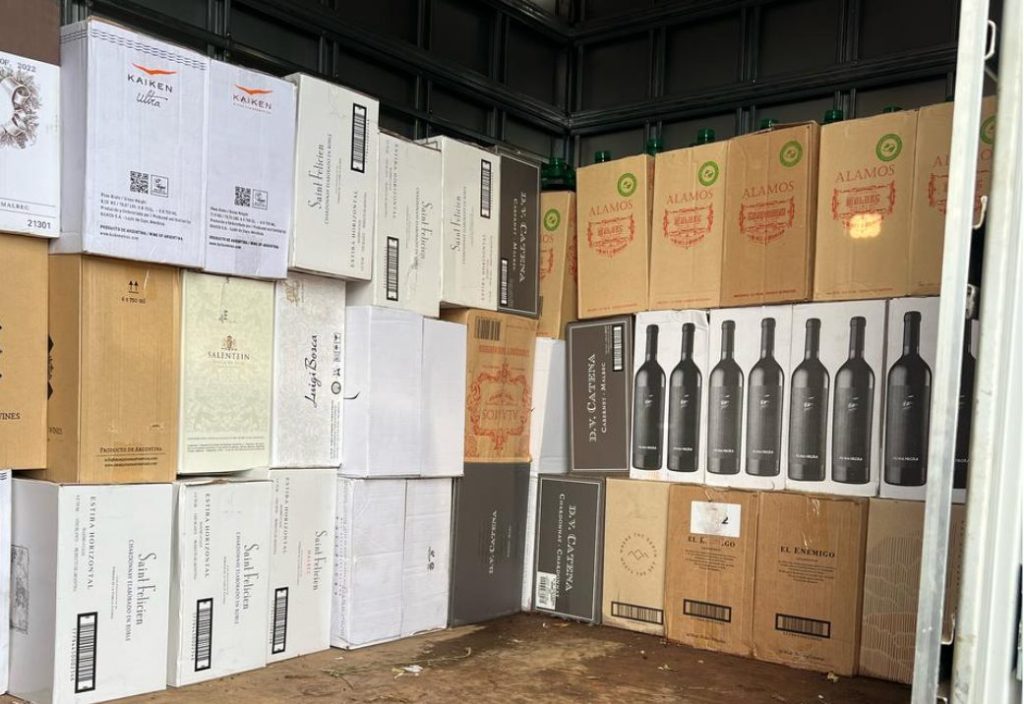 Barracão: BPFron apreende carga de vinho avaliada em R$ 465 mil