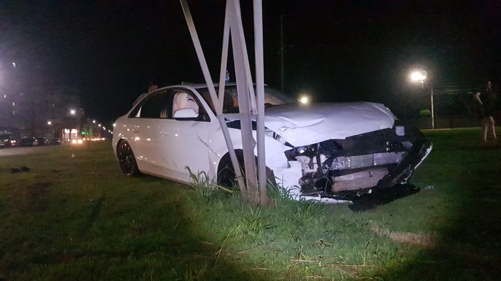 Audi e BYD se envolvem em acidente na Avenida das Torres