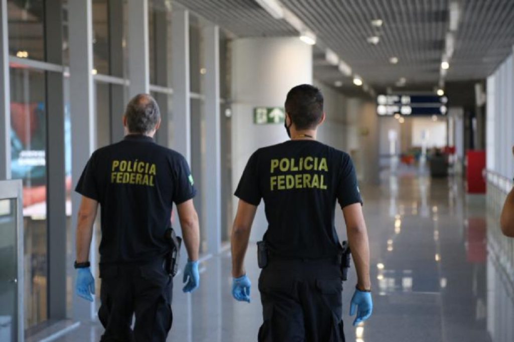 Passageiro é preso pela Polícia Federal furtando bebida alcoólica no Aeroporto de Foz do Iguaçu
