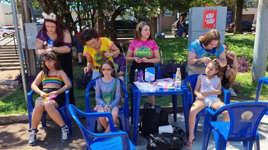 Carnaval na Praça Wilson Joffre movimenta o sabadão em Cascavel