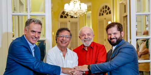Lula diz que Zelensky foi humilhado por Trump: “cena grotesca” Imagem referente a Lula diz que Zelensky foi humilhado por Trump: “cena grotesca”