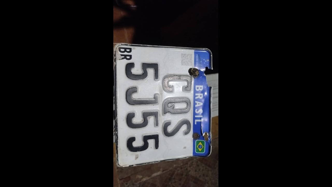 Foi encontrada uma placa de moto no bairro Periolo