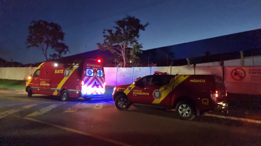 Homem cai de bicicleta na Rua Jacarezinho e fica ferido