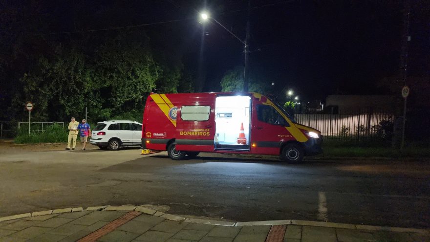 Casal de moto é atingido por carro na Região do Lago