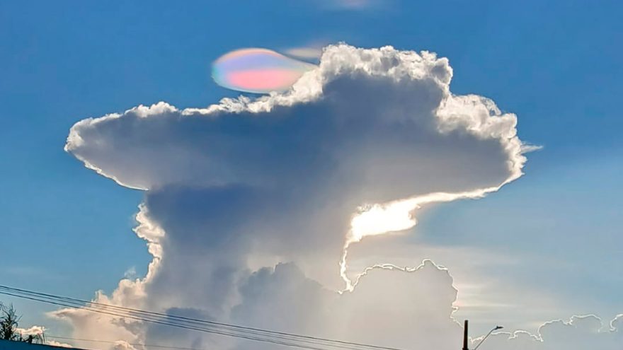 Mancha misteriosa aparece no céu durante oração e impressiona moradores de Céu Azul