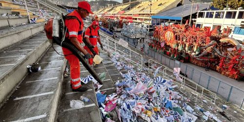Mais de 67 toneladas de resíduos são recolhidas após desfiles no Rio Imagem referente a Mais de 67 toneladas de resíduos são recolhidas após desfiles no Rio