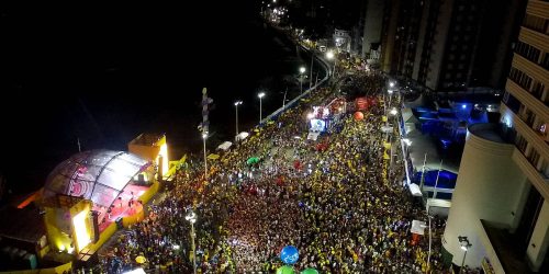 Turistas passam a prolongar estadia na Bahia após carnaval Imagem referente a Turistas passam a prolongar estadia na Bahia após carnaval