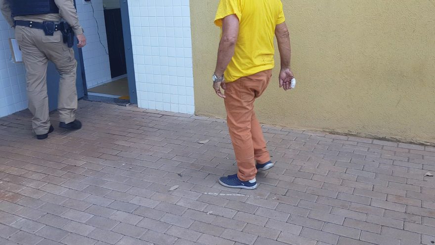 Motorista envolvido em acidente na Avenida Tancredo Neves é detido por embriaguez