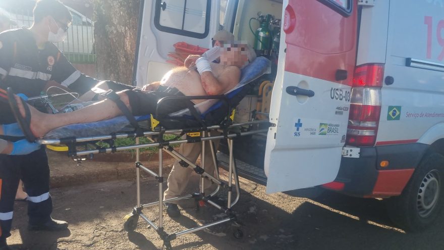 Idoso ferido com serra mármore é socorrido na Rua Marechal Deodoro