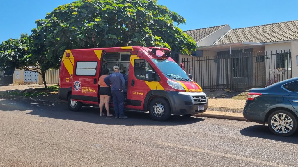 Criança é atingida por armário e fica ferida no Bairro Santa Felicidade
