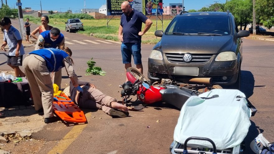 Motoboy fica ferido ao bater contra SpaceFox no Bairro Cascavel Velho