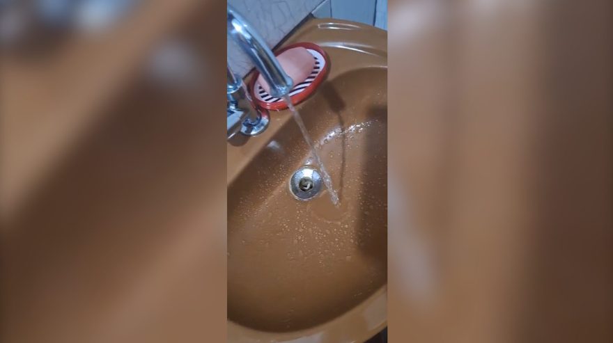 Moradores da Região Norte cobram Sanepar por falta de água em dia de extremo calor