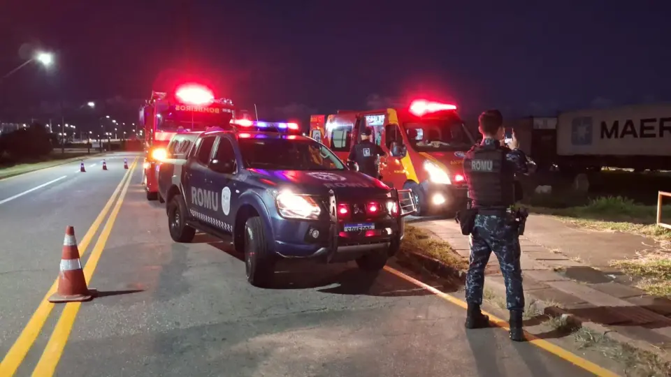 Homem de 39 anos é atropelado por trem e morre ao ser colocado na maca