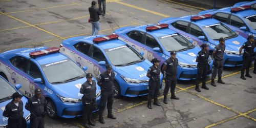 Polícia Militar prende mais de 400 pessoas durante carnaval no Rio Imagem referente a Polícia Militar prende mais de 400 pessoas durante carnaval no Rio
