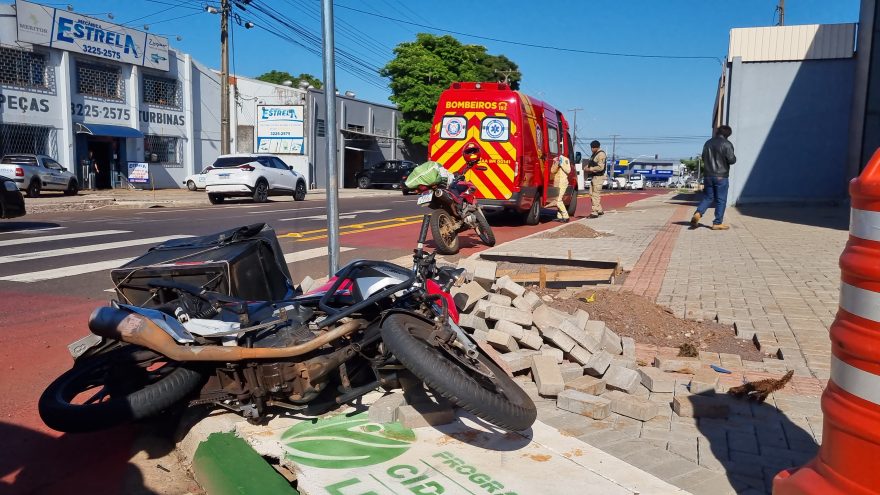 Colisão entre motocicletas mobiliza Siate no bairro Maria Luiza