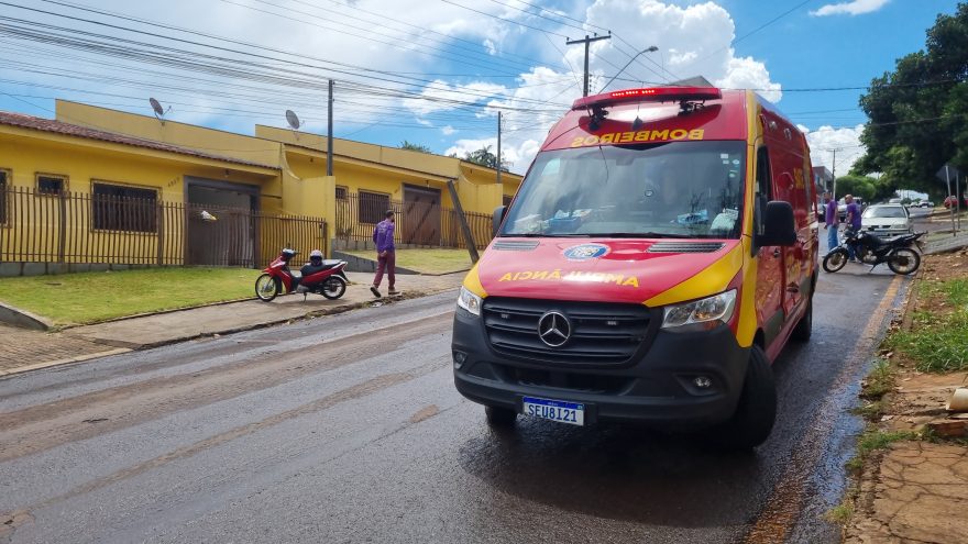 Motociclista fica ferida após queda no Centro de Cascavel