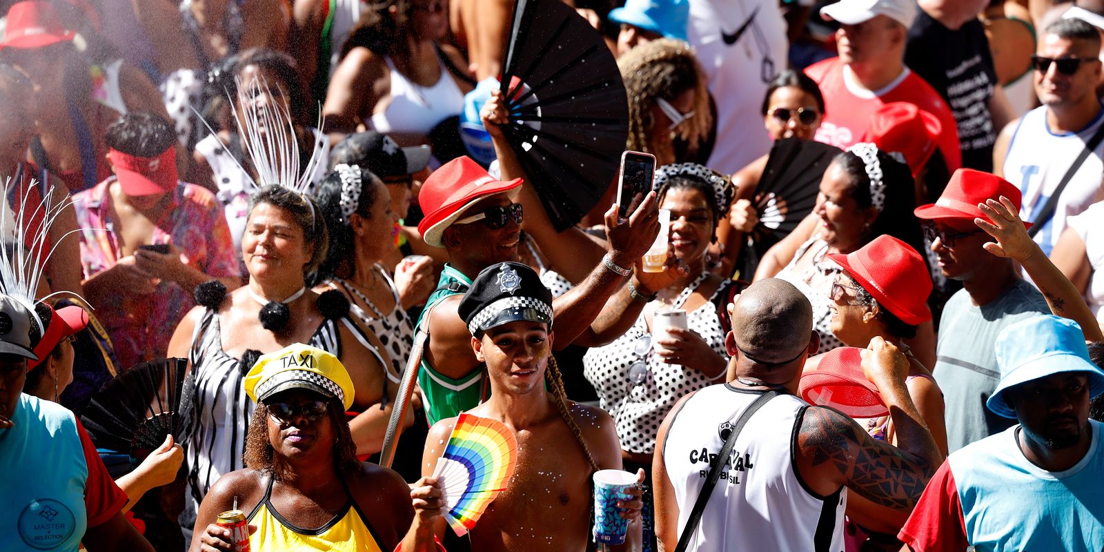 Mais de 2 mil itens irregulares foram apreendidos no carnaval do Rio