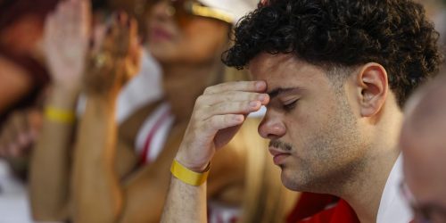 Grupo Especial: 4 escolas são multadas no Rio por desrespeito a regras Imagem referente a Grupo Especial: 4 escolas são multadas no Rio por desrespeito a regras