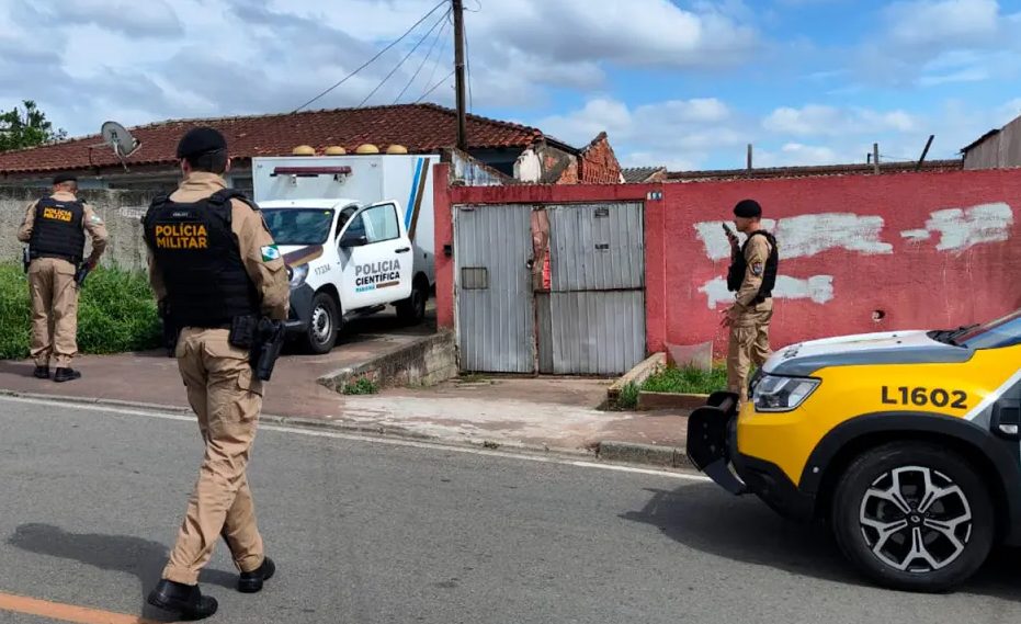 Esposa liga para a filha, avisa sobre crime e homem é encontrado morto em casa
