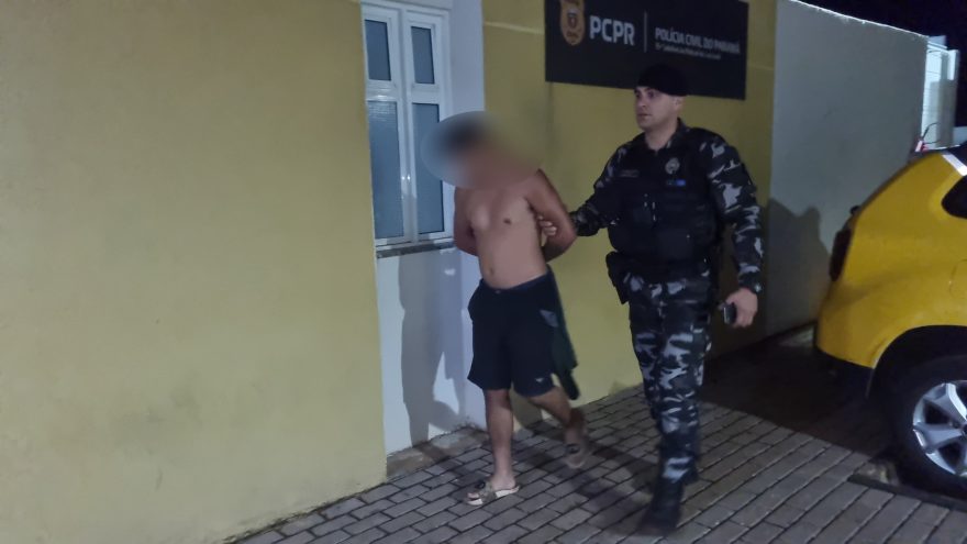 Jovem é detido pelo Choque em posse de notas falsas e drogas no Bairro Esmeralda
