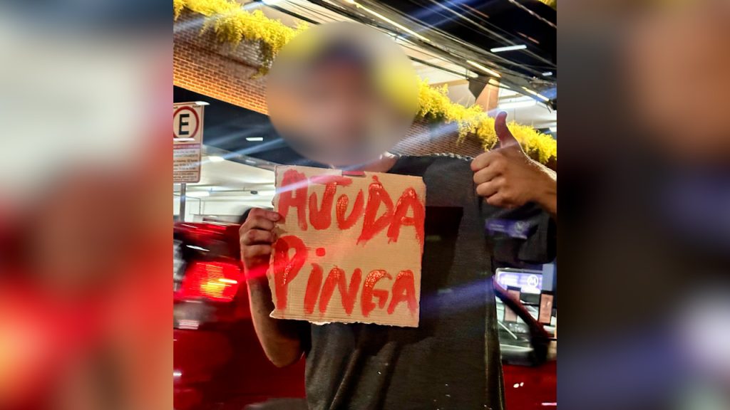 Ousadia ou falta de vergonha na cara? Morador de rua pede dinheiro para comprar pinga