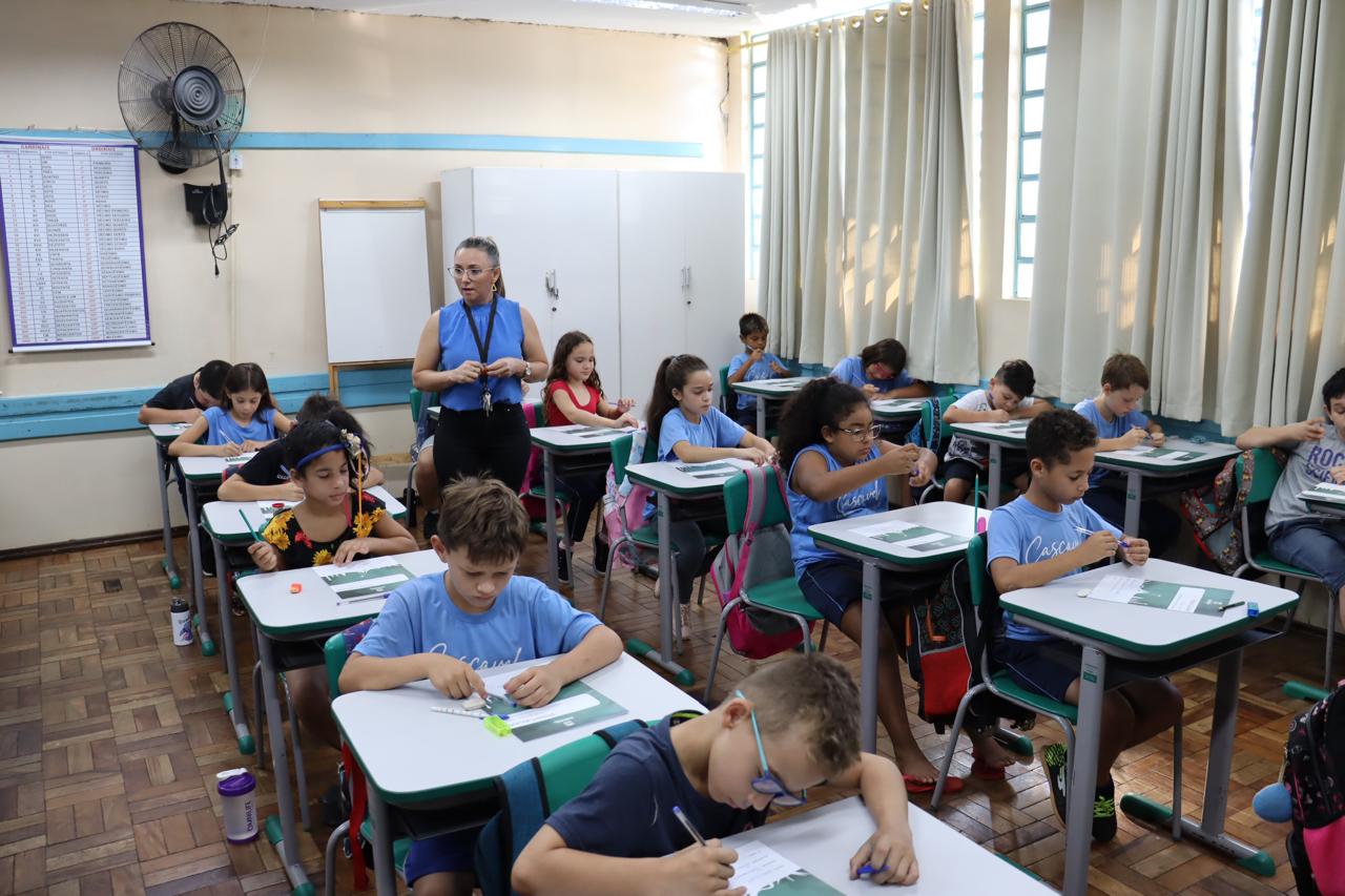 Prefeitura de Cascavel faz convocação de 64 profissionais para atuarem na educação