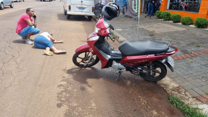 Motociclista sofre queda ao ser fechada por carro no Bairro São Cristóvão